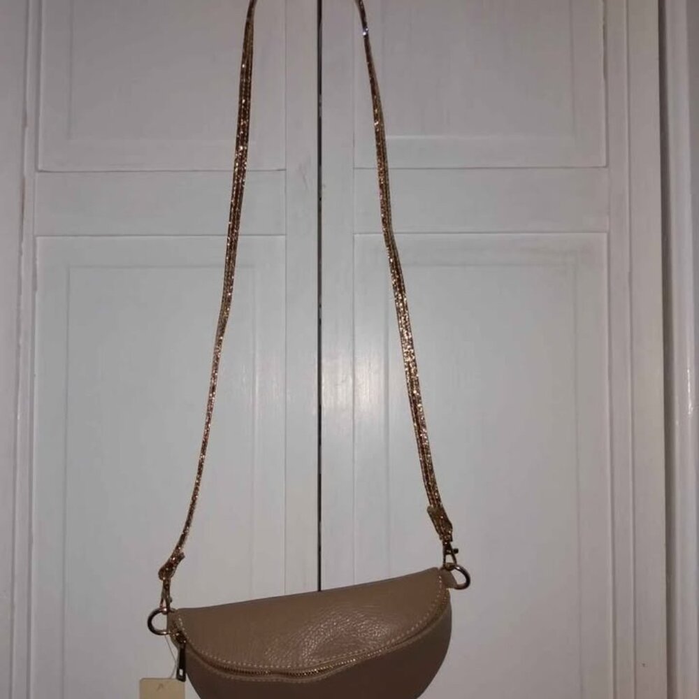 Italian Leather Made in Florence Crossbody - Picture 4 of 5
